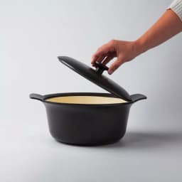 BergHOFF Ron 4.4 Qt. Cast Iron Stock Pot with Lid, Black thumbnail 3