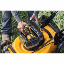 DEWALT 20 in. 20V MAX Cordless Walk Behind Push Lawn Mower with (2) 5.0 Ah Batteries and Charger thumbnail 11