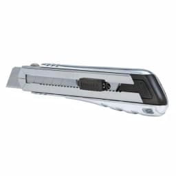 Stanley Xtreme 25 mm Snap-Off Ratcheting Knife with Die-Cast Metal Handle thumbnail 3