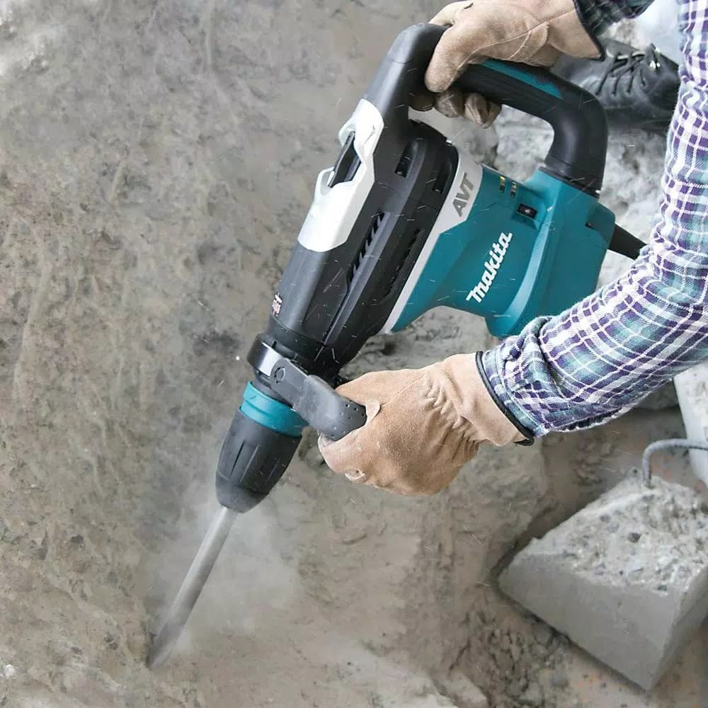 Makita HR4013C 11 Amp SDS-MAX Corded Rotary Hammer Drill with Dust Extraction Kit