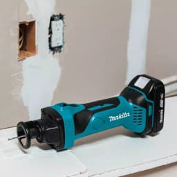 Makita 18V LXT Brushless 2-Piece Combo Kit with Drywall Screwdriver and Cut-Out Tool thumbnail 6