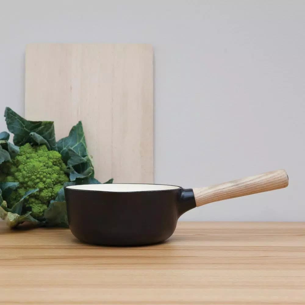 BergHOFF Ron Collection 1.8 Qt. Cast Iron Sauce Pan with Wooden Handle, Black