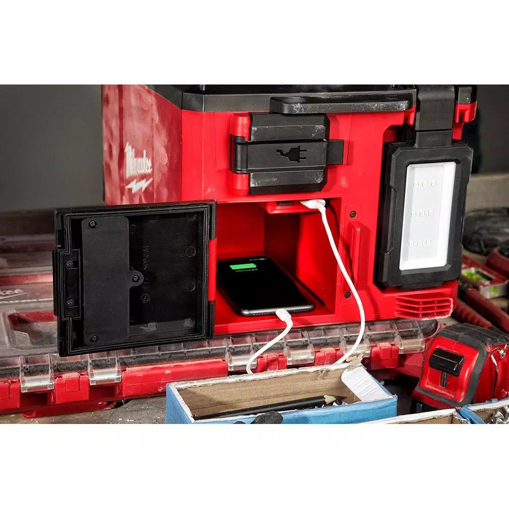 Milwaukee M18 PACKOUT 3000 Lumens LED Light with Built-In Charger