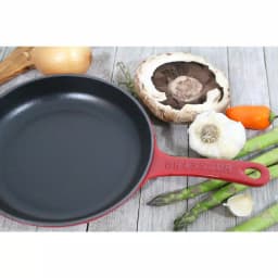 Chasseur 8 in. Red Enameled Cast Iron Frying Pan thumbnail 3