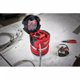Milwaukee RADIUS 70W LED Temporary Site Light, 7,700 Lumens thumbnail 5