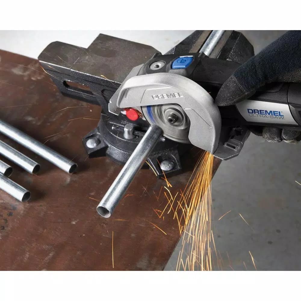 Dremel Ultra-Saw 7.5 Amp Corded Circular Saw Kit with 4 Accessories and Storage Bag