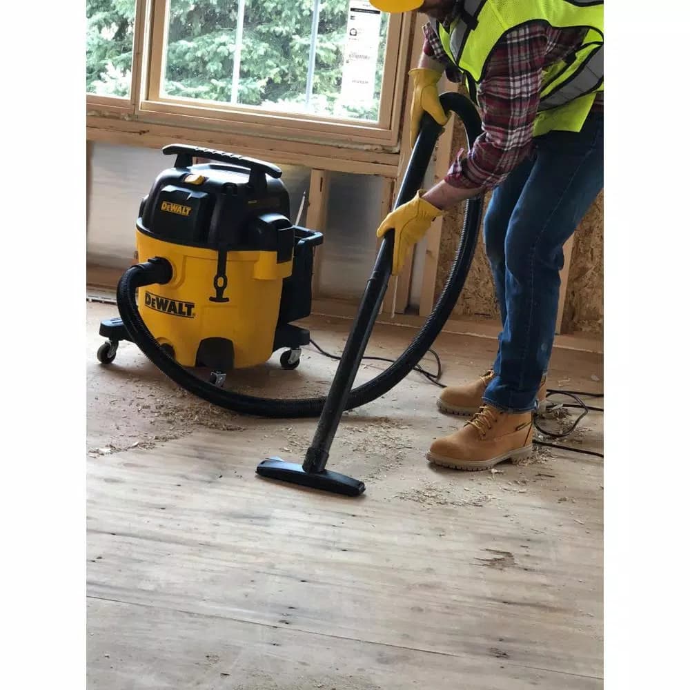DEWALT 10 Gal. Poly Wet/Dry Vacuum with 5.5 Peak HP Dual-Stage Motor