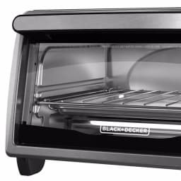 BLACK+DECKER 4-Slice Stainless Steel Toaster Oven with EvenToast Technology thumbnail 6