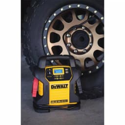 DEWALT 1400 Peak Amp Jump Starter with 120 PSI Digital Air Compressor and LED Work Light thumbnail 8
