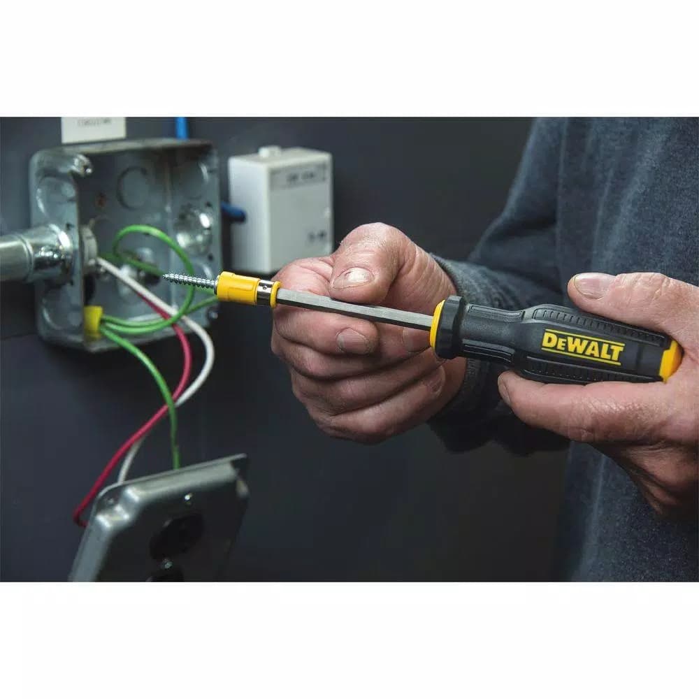 DEWALT MAXFIT 4-Piece Screwdriver Set with 25 ft. Tape Measure Combo Kit