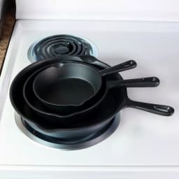 Sunnydaze Decor 3-Piece Cast Iron Skillet Set, Pre-Seasoned Black Cookware thumbnail 4
