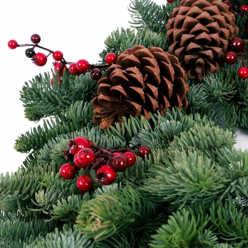 VAN ZYVERDEN 24 in. Live Fresh Cut Pacific Northwest Noble Fir Christmas Wreath with Berries and Pinecones