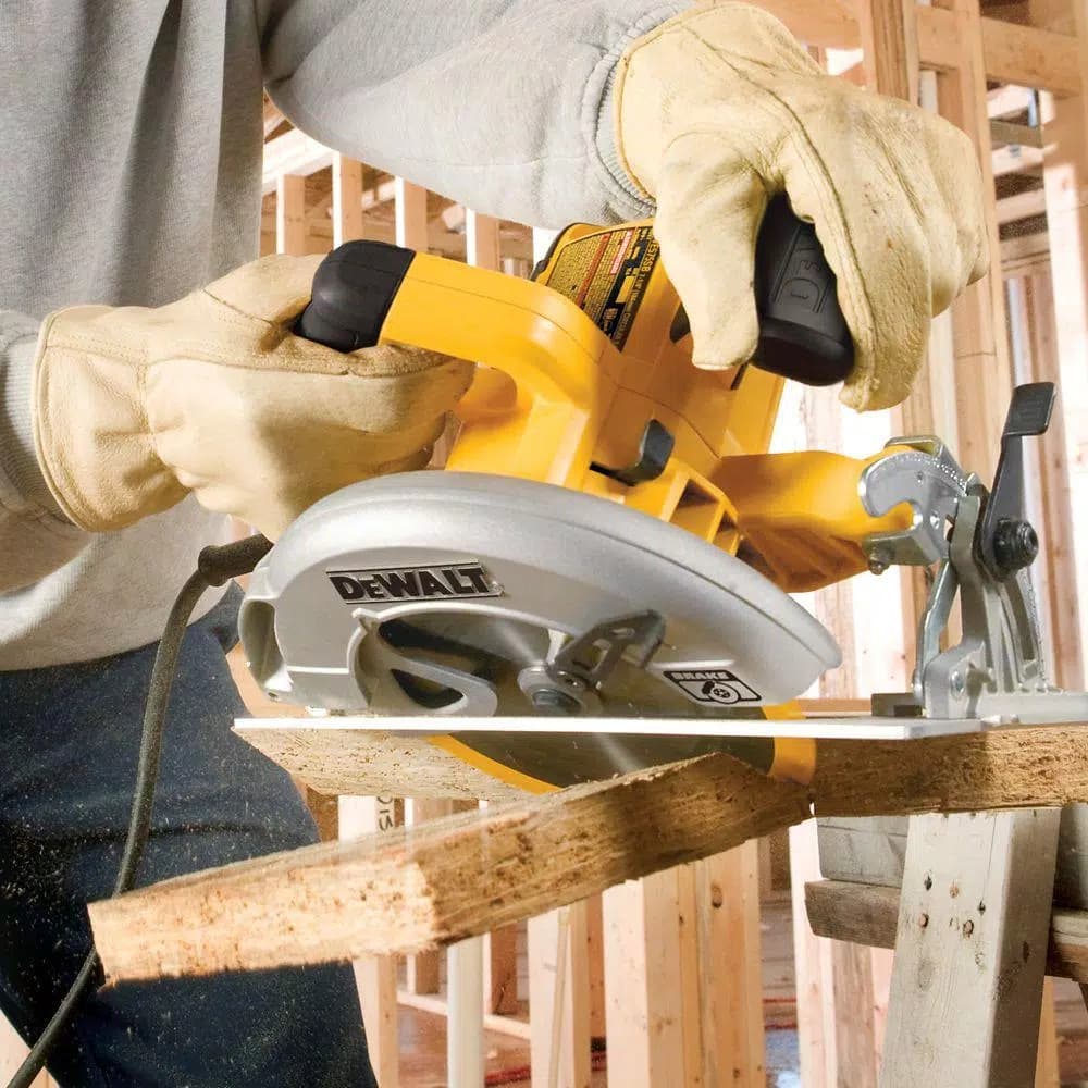DEWALT 15 Amp 7-1/4 in. Lightweight Corded Circular Saw with Electric Brake