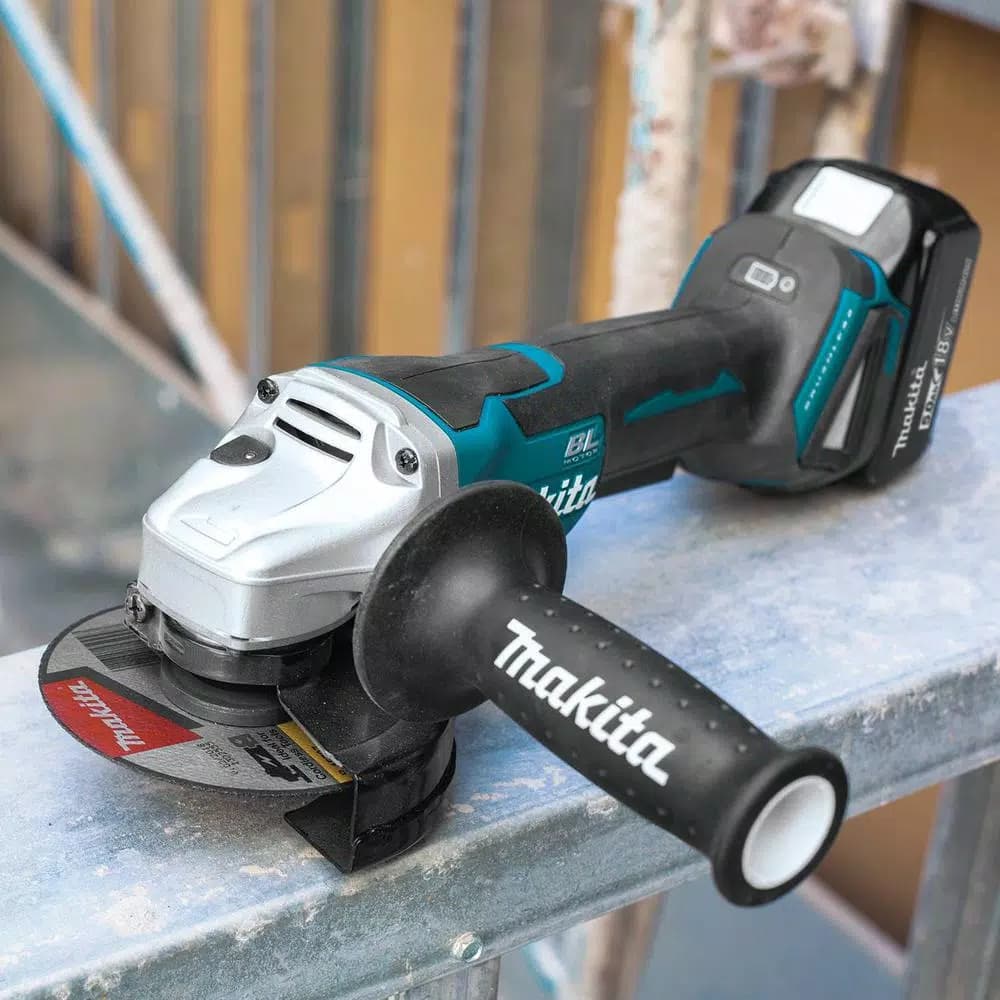 Makita 18V LXT Brushless 5 in. Cordless Angle Grinder Kit with 5.0Ah Battery & Charger