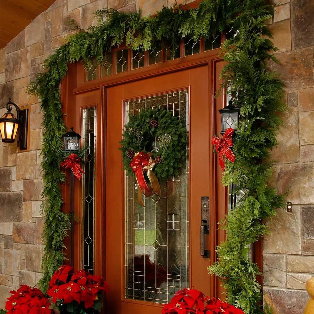 VAN ZYVERDEN 10 ft. Fresh Cut Pacific Northwest Western Red Cedar Coil Garland
