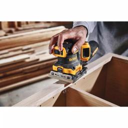 DEWALT 20V MAX XR Cordless Brushless 1/4 Sheet Variable Speed Sander Kit with 2.0 Ah Battery and Charger thumbnail 6