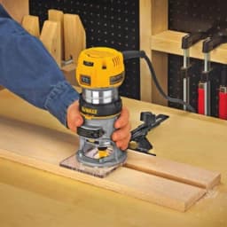 DEWALT DW6913 Universal Edge Guide with Dust Collection for Routers thumbnail 8