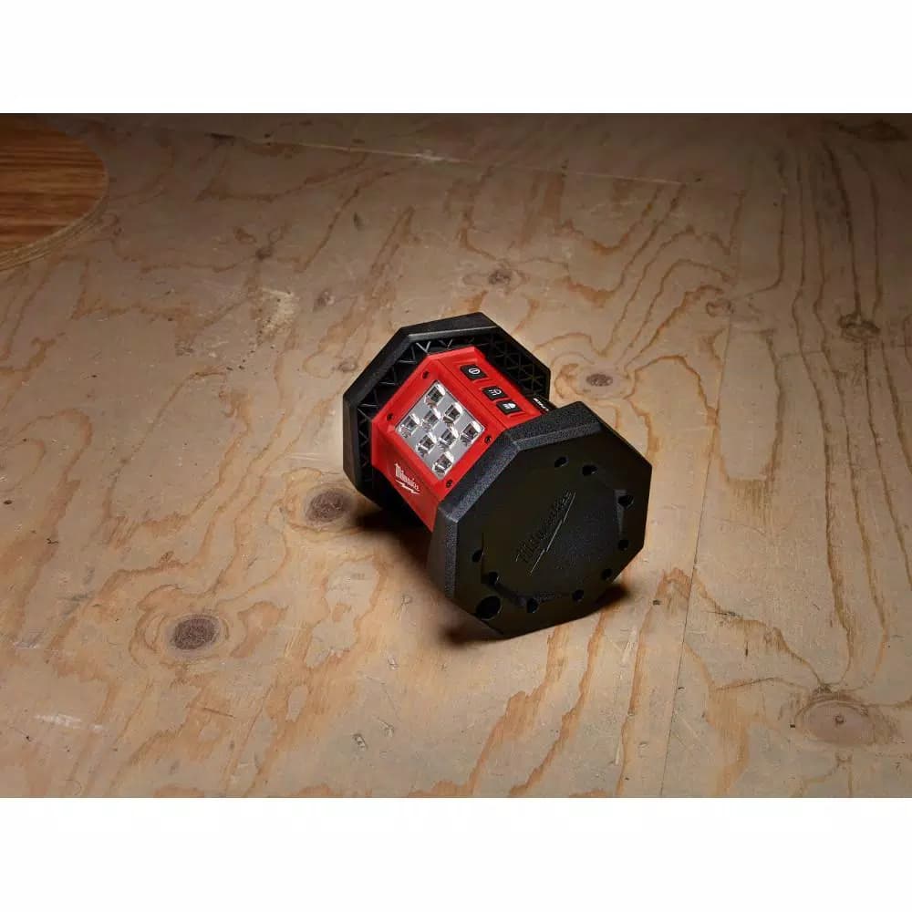 Milwaukee M18 18V Lithium-Ion Cordless LED Flood Light & 5.0Ah Battery Starter Kit