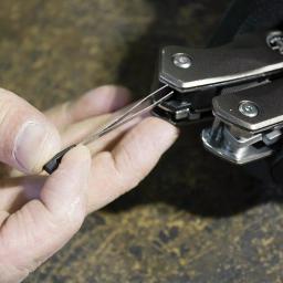Klein Tools Electrician's Multi-Tool with 7-in-1 Functions and Drop Point Knife thumbnail 6