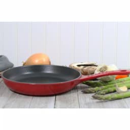 Chasseur 8 in. Red Enameled Cast Iron Frying Pan thumbnail 4