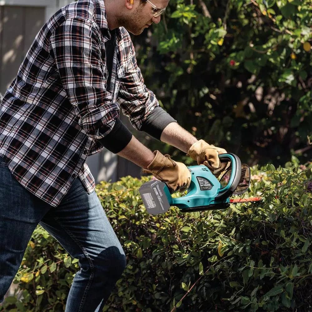 Makita 18V LXT Lithium-Ion Cordless 22 in. Hedge Trimmer (Tool Only)