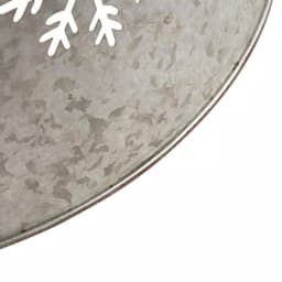 Glitzhome 21.65 in. Snowflake Diecut Metal Tree Collar with Light String thumbnail 6