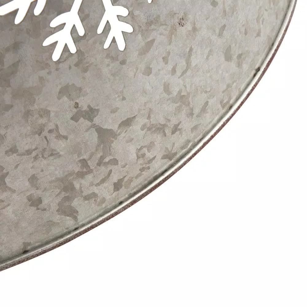 Glitzhome 21.65 in. Snowflake Diecut Metal Tree Collar with Light String
