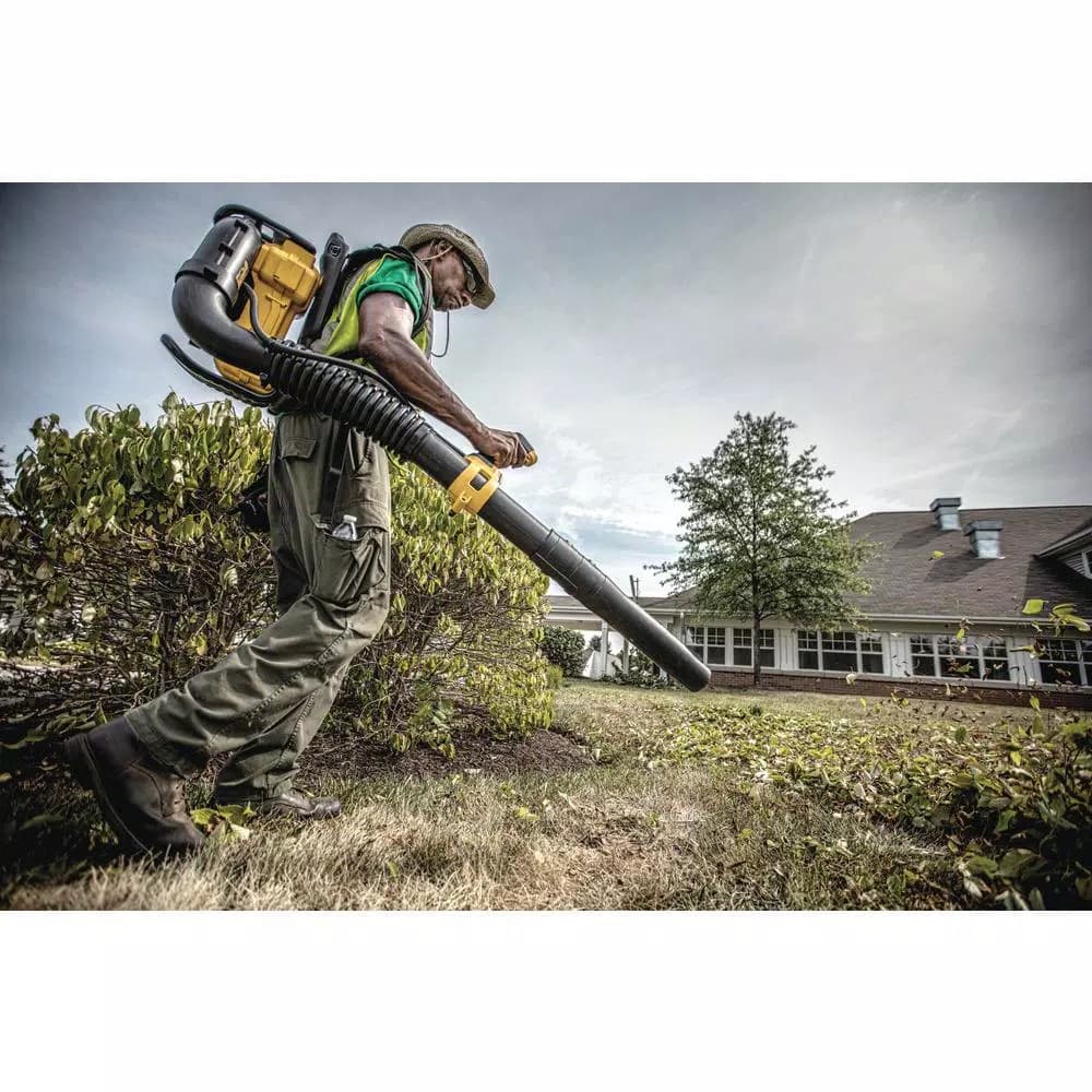 DEWALT 40V MAX Cordless Backpack Blower, 450 CFM, 142 MPH, Includes 7.5 Ah Battery and Charger