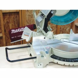 Makita 12 in. 15 Amp Corded Single-Bevel Compound Miter Saw with 40T Carbide Blade thumbnail 3