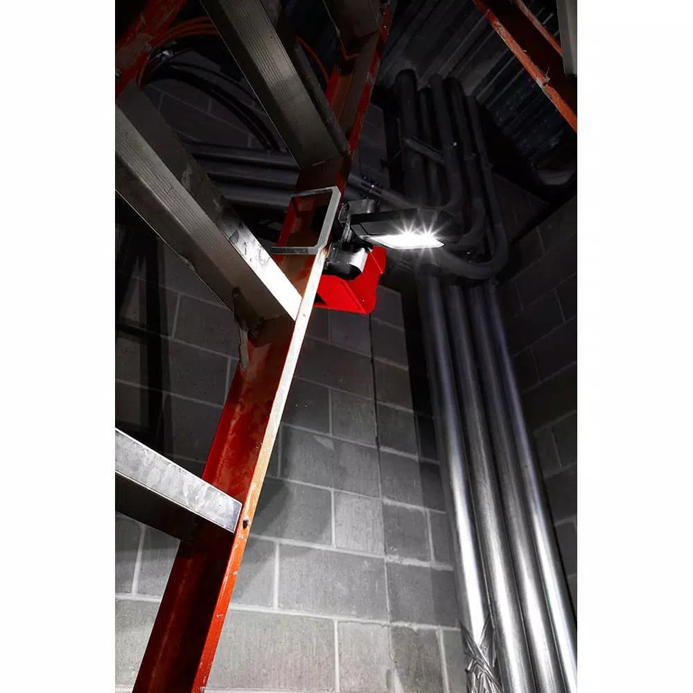 Milwaukee M18 18V Cordless Rover LED Mounting Flood Light, 1500 Lumens (Tool-Only)