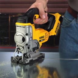 DEWALT FLEXVOLT 60V MAX Brushless 4-1/2 in. Angle Grinder Kit with 6.0Ah Battery & Bonus Jigsaw thumbnail 14
