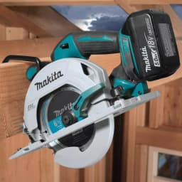 Makita 18V LXT Brushless 6-1/2 in. Cordless Circular Saw Kit with 5.0Ah Battery & Charger thumbnail 9