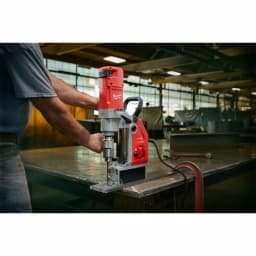 Milwaukee 13 Amp 1-5/8 in. Electromagnetic Drill Kit thumbnail 12