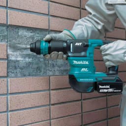 Makita 18V LXT Brushless Cordless AVT Power Scraper Kit with 5.0 Ah Batteries and Charger thumbnail 8
