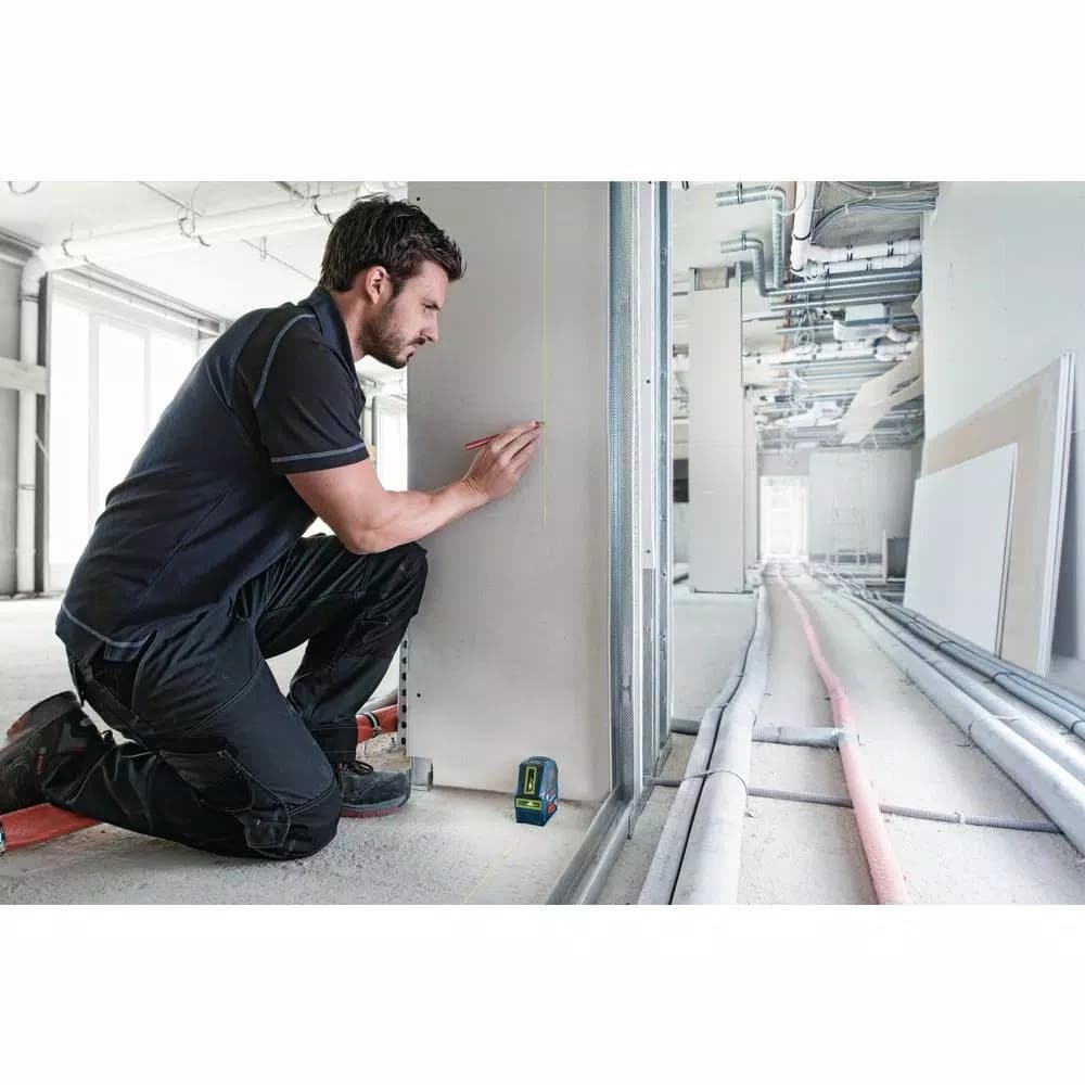 Bosch GLL 100 GX Green Beam Self-Leveling Cross-Line Laser with Compact Tripod