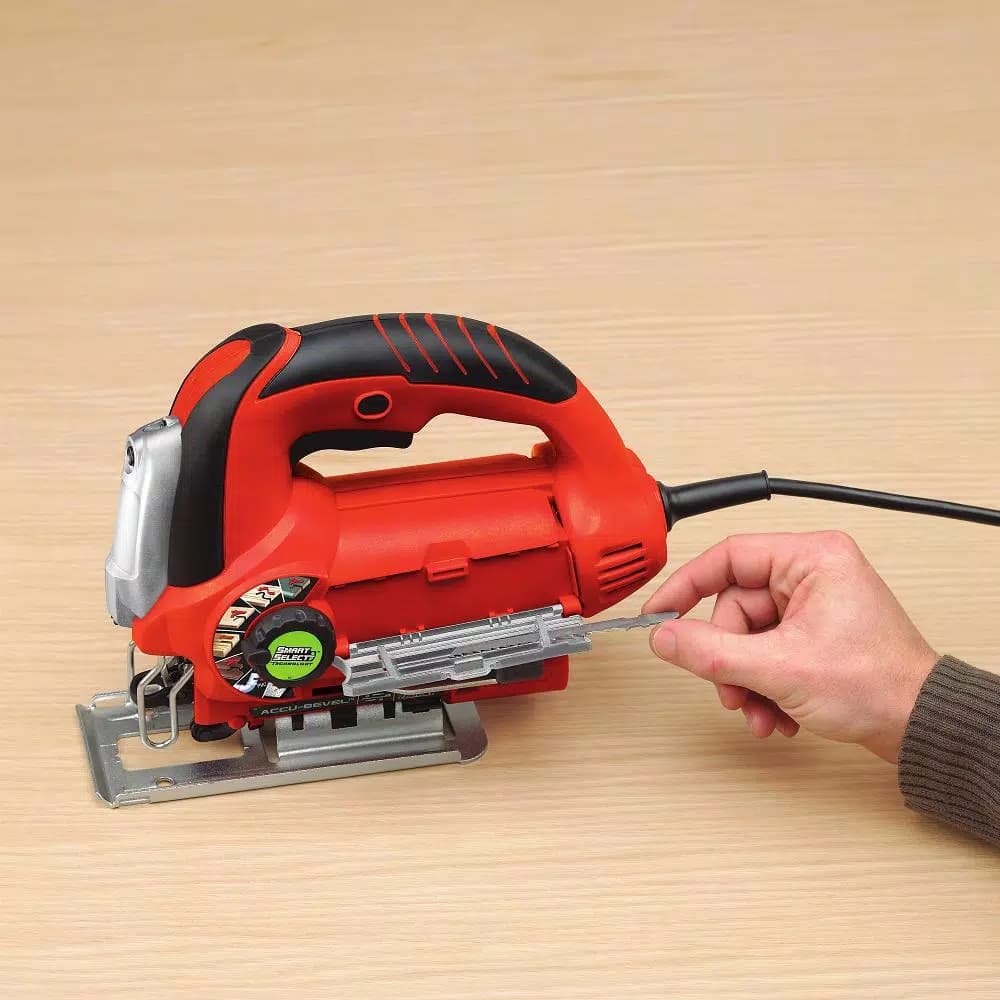 BLACK+DECKER JS670V LineFinder Orbital Jigsaw with SmartSelect Technology