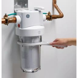 GE Heavy-Duty Whole House Water Filtration System with FXHSC Filter thumbnail 5