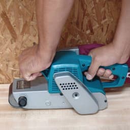 Makita 7.8 Amp 3 in. x 24 in. Corded Belt Sander thumbnail 2