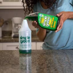 Simple Green Daily Cleaning Kit, 32 oz. All-Purpose Cleaner, Dilution Bottle & Microfiber Towel thumbnail 2