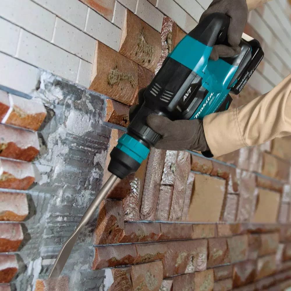 Makita 18V LXT Brushless Cordless AVT Power Scraper Kit with 5.0 Ah Batteries and Charger