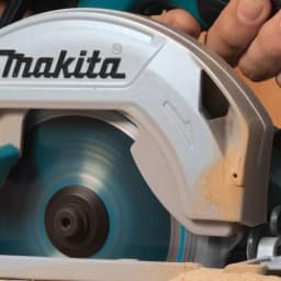 Makita 18V LXT Brushless 6-1/2 in. Cordless Circular Saw with Bonus 5.0 Ah Battery thumbnail 5