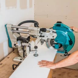 Makita 12 in. Dual-Bevel Sliding Compound Miter Saw with Laser and WST06 Folding Stand Bundle thumbnail 10