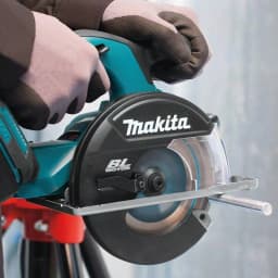 Makita 18V LXT Brushless 5-7/8 in. Cordless Metal Cutting Circular Saw (Tool-Only) thumbnail 3