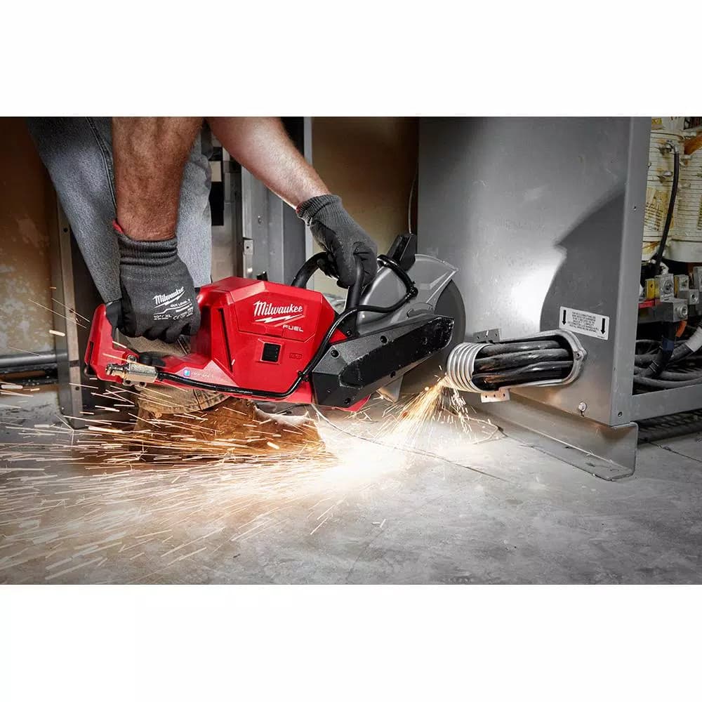 Milwaukee M18 FUEL ONE-KEY 9 in. Cordless Cut Off Saw Kit with (2) 12.0 Ah Batteries & Rapid Charger