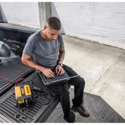 DEWALT DXAEPI1000 1000-Watt Professional Power Inverter with LCD Display thumbnail 3