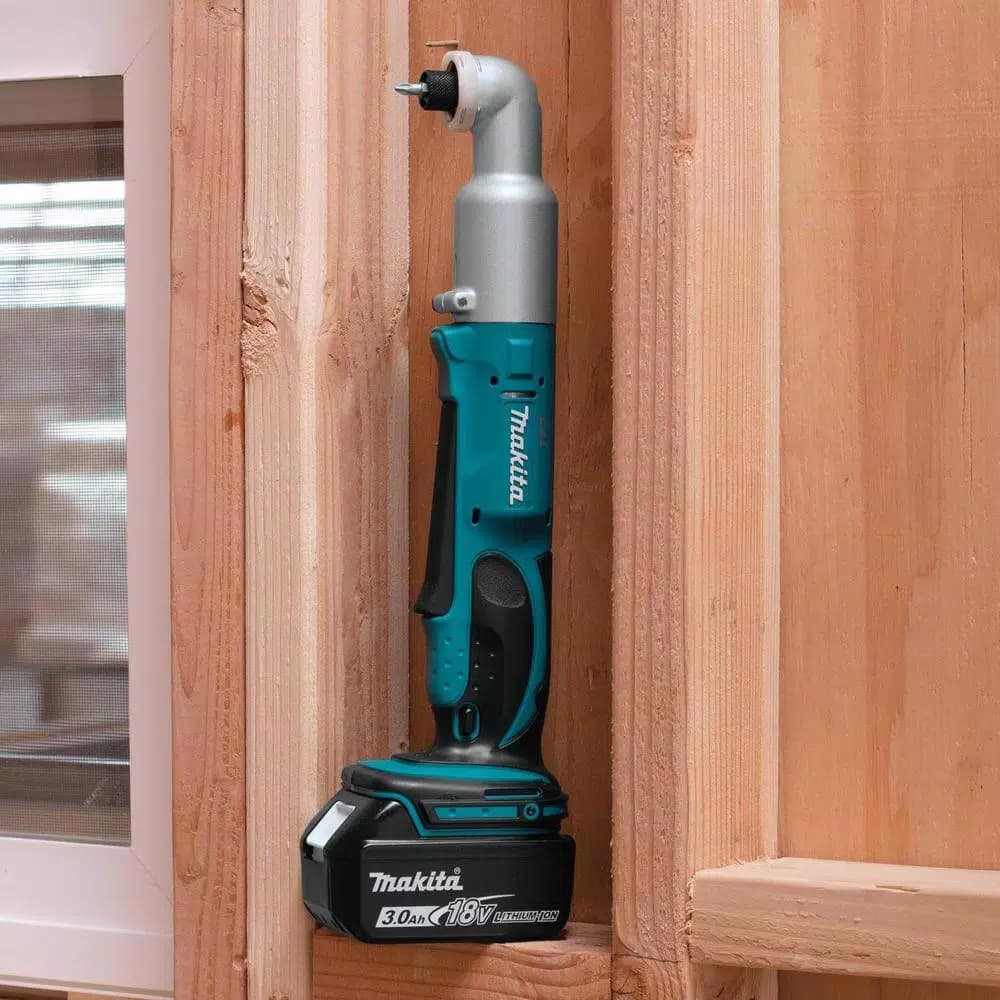Makita 18V LXT Cordless Angle Impact Driver Kit with (2) 3.0Ah Batteries, Charger, and Tool Bag
