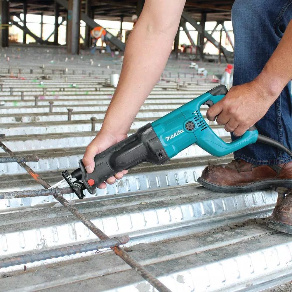Makita JR3050TZ 11 Amp Corded Variable Speed Reciprocating Saw with Hard Case