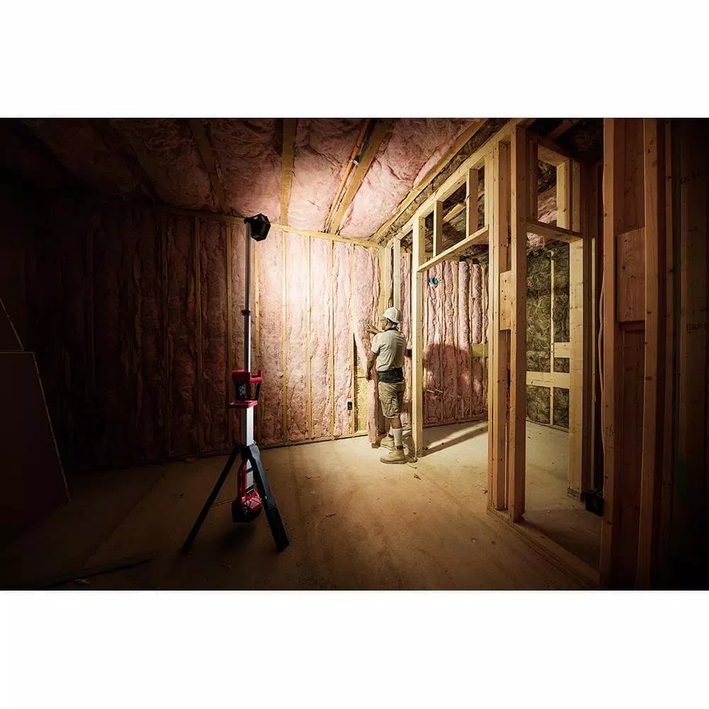 Milwaukee M18 ROCKET LED Tower Light/Charger Kit with 9.0 Ah Battery