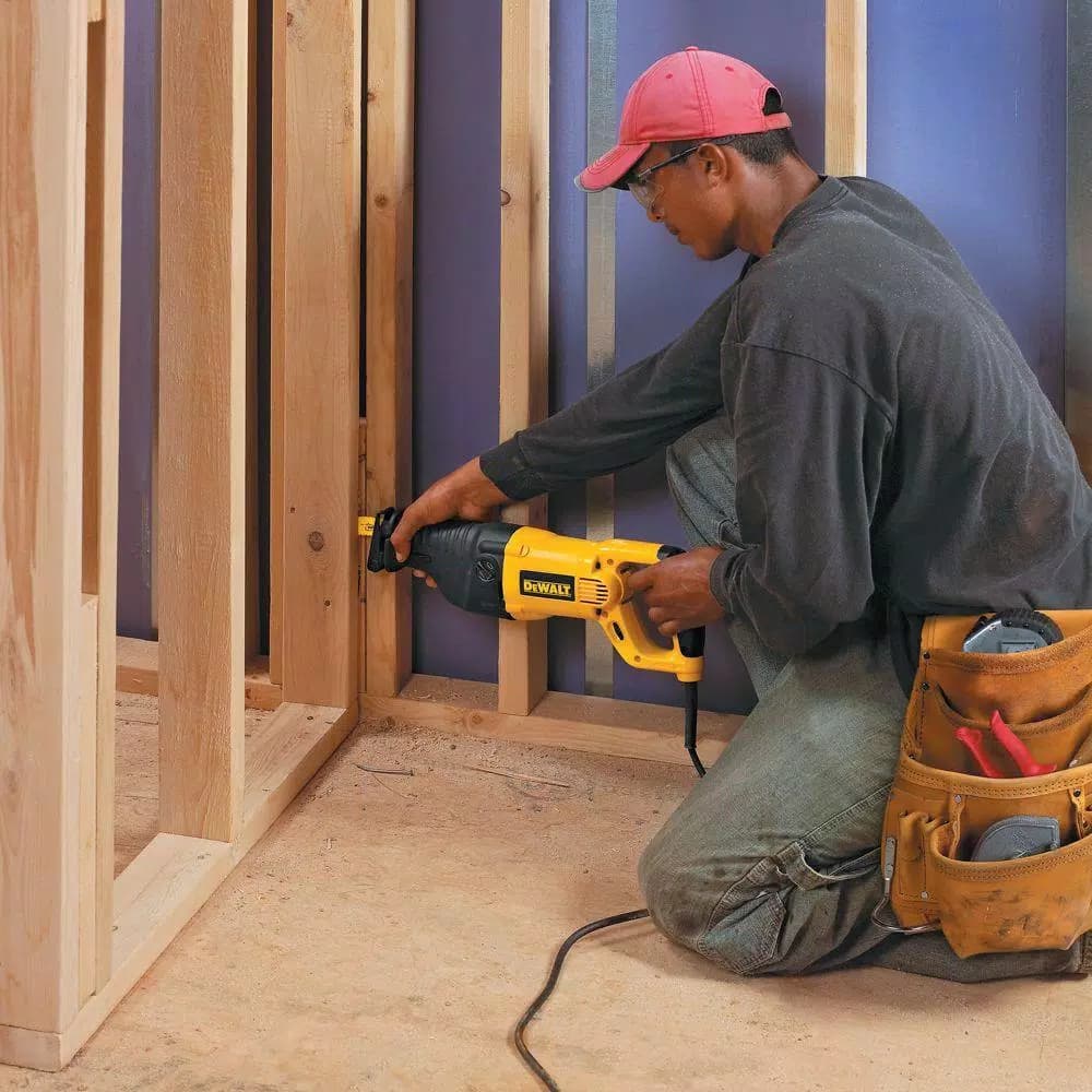 DEWALT 13 Amp Corded Reciprocating Saw Kit with Heavy Duty Carrying Case