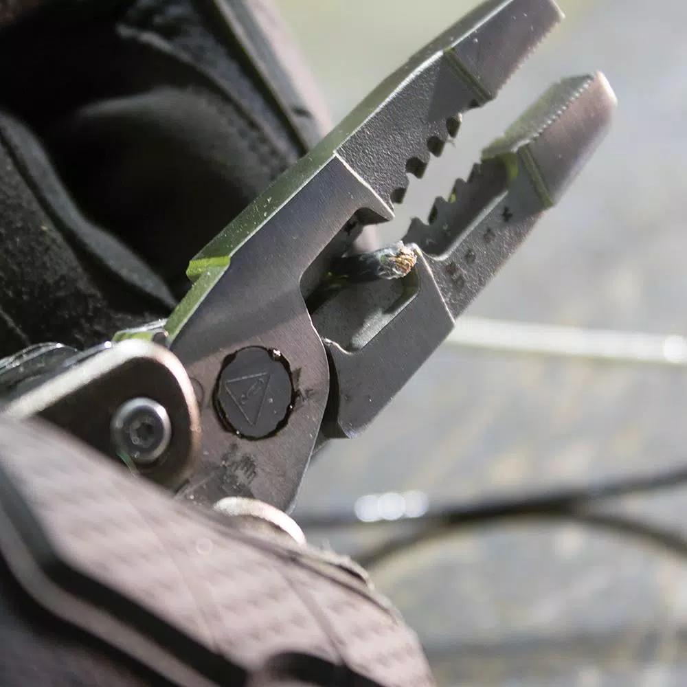 Klein Tools Electrician's Multi-Tool with 7-in-1 Functions and Drop Point Knife